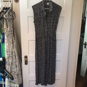 Black and White Sleeveless jumpsuit